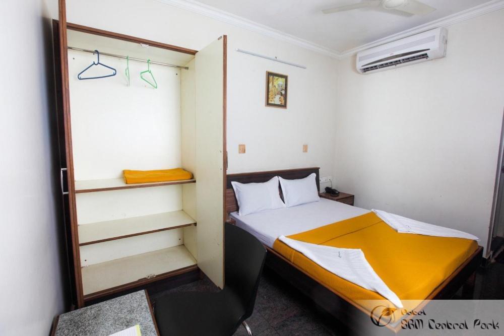 Hotel S R M Central Park Madras Buitenkant foto