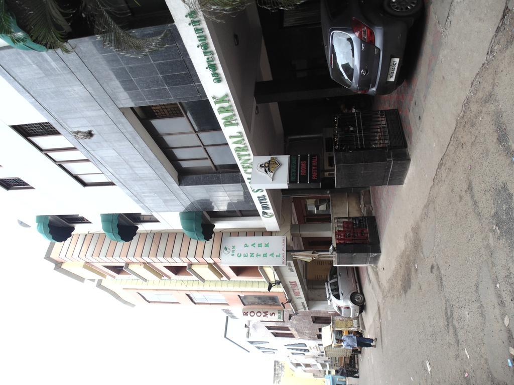 Hotel S R M Central Park Madras Buitenkant foto