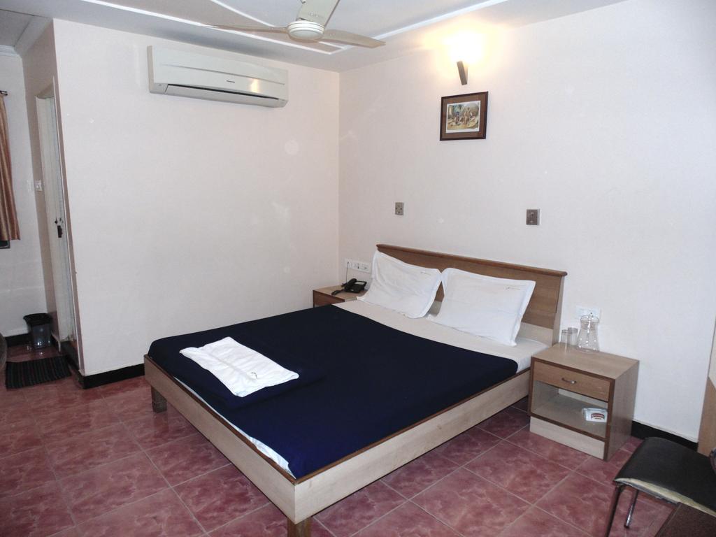Hotel S R M Central Park Madras Kamer foto