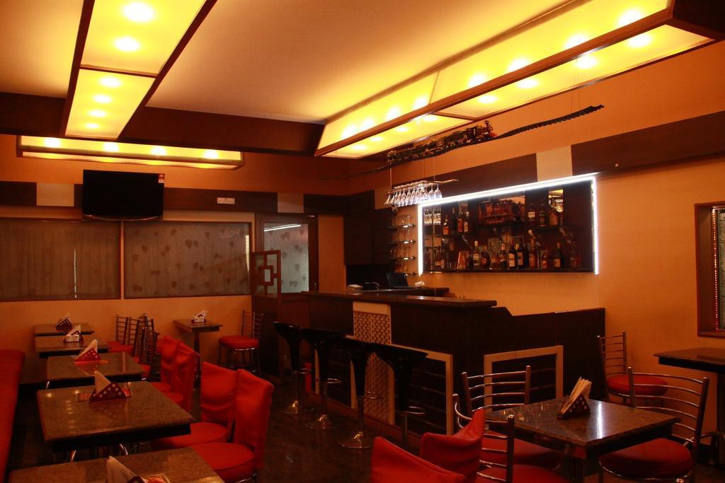 Hotel S R M Central Park Madras Buitenkant foto