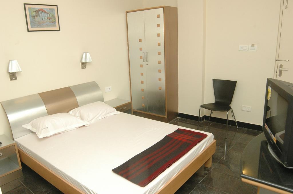 Hotel S R M Central Park Madras Kamer foto