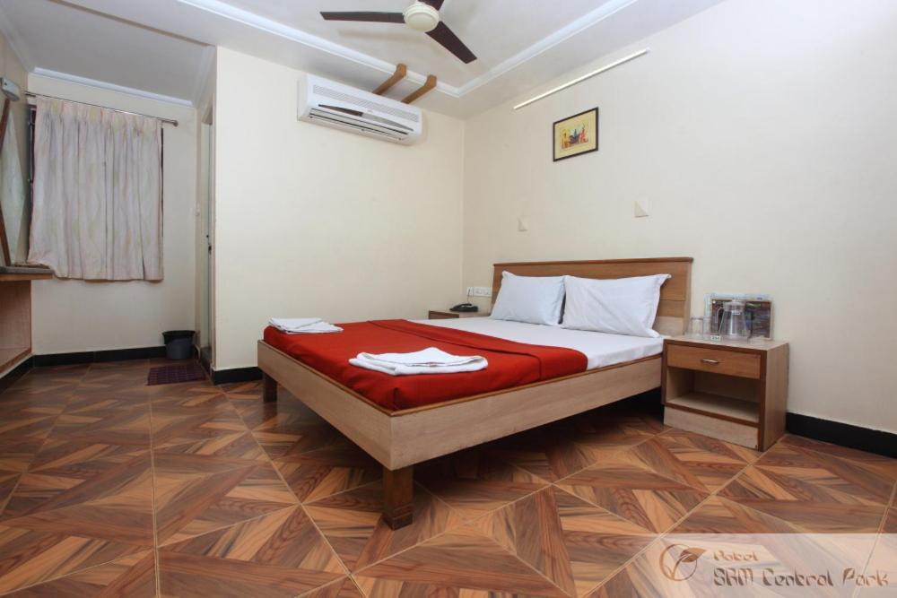 Hotel S R M Central Park Madras Buitenkant foto