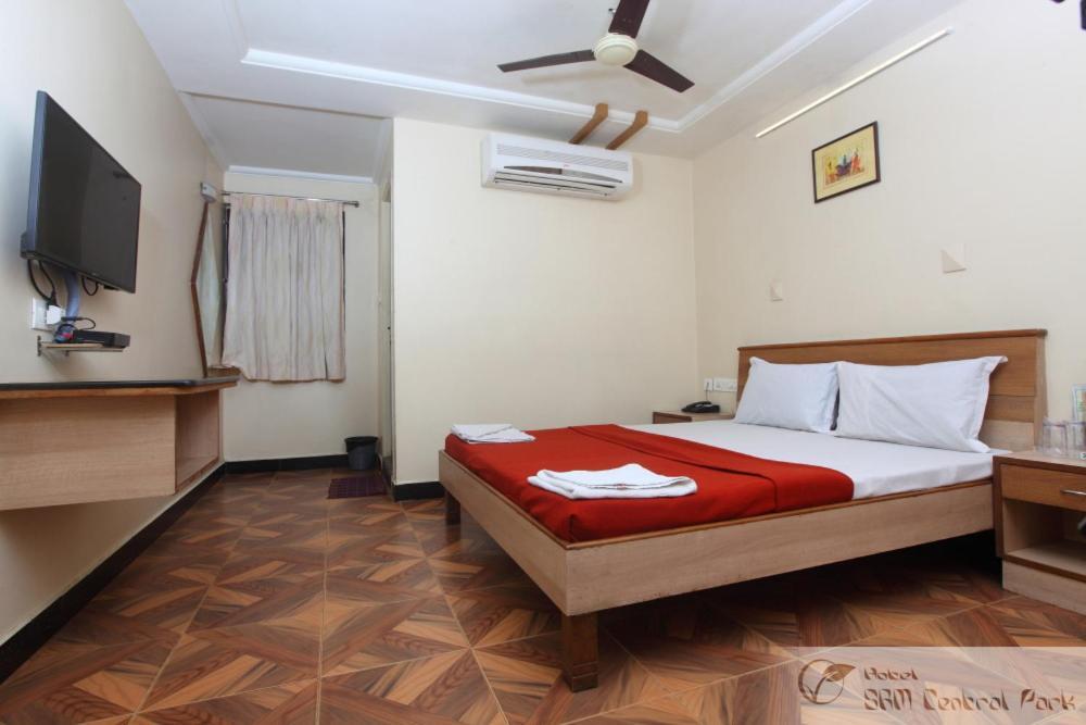 Hotel S R M Central Park Madras Buitenkant foto